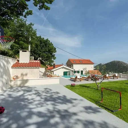 Luxury With Private Heated Pool ,near Split