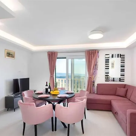 Luxury With Private Heated Pool ,near Split