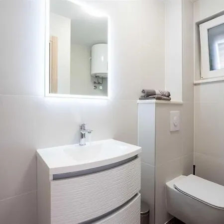 Luxury With Private Heated Pool ,near Split