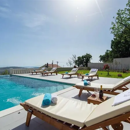 Villa Luxury With Private Heated Pool ,near Split